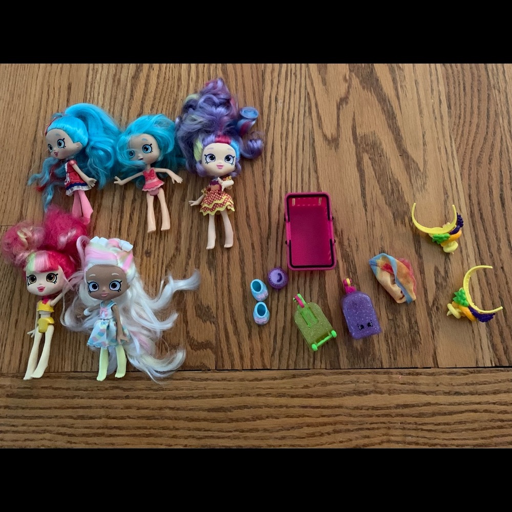 Lot of Shopkins with accessories